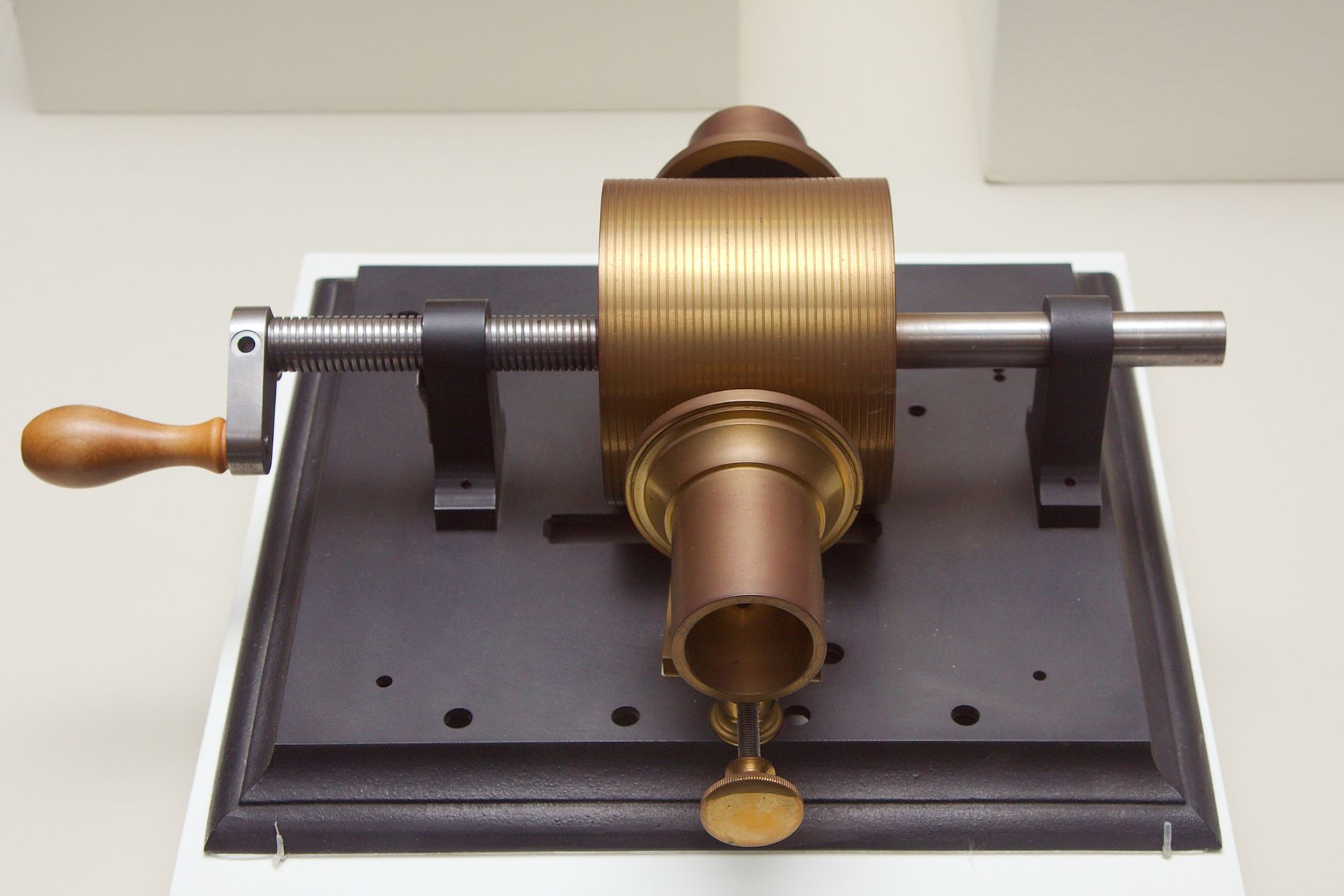 Edison tinfoil Kruesi phonograph replica